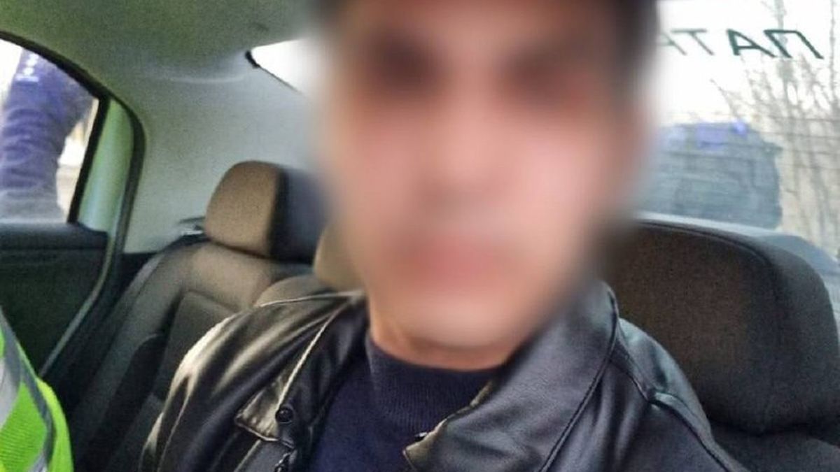 19-річний іноземець обікрав у Києві пенсіонера на 155 тисяч Поліцейські затримують підозрюваного у крадіжці з квартири київського пенсіонера — 19-річного іноземця