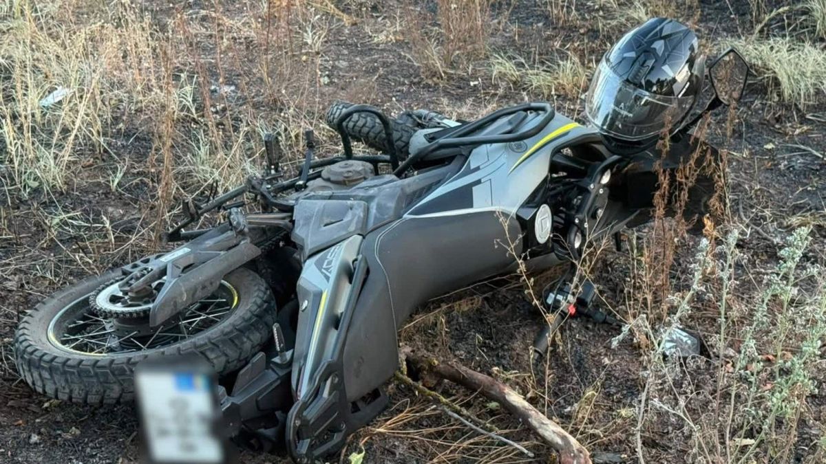 Водій Renault збив 15-річного мотоцикліста на перехресті у Катюжанці Місце ДТП у Катюжанці на Вишгородщині, де Renault Kangoo зіткнувся з мотоциклом під керуванням 15-річного підлітка
