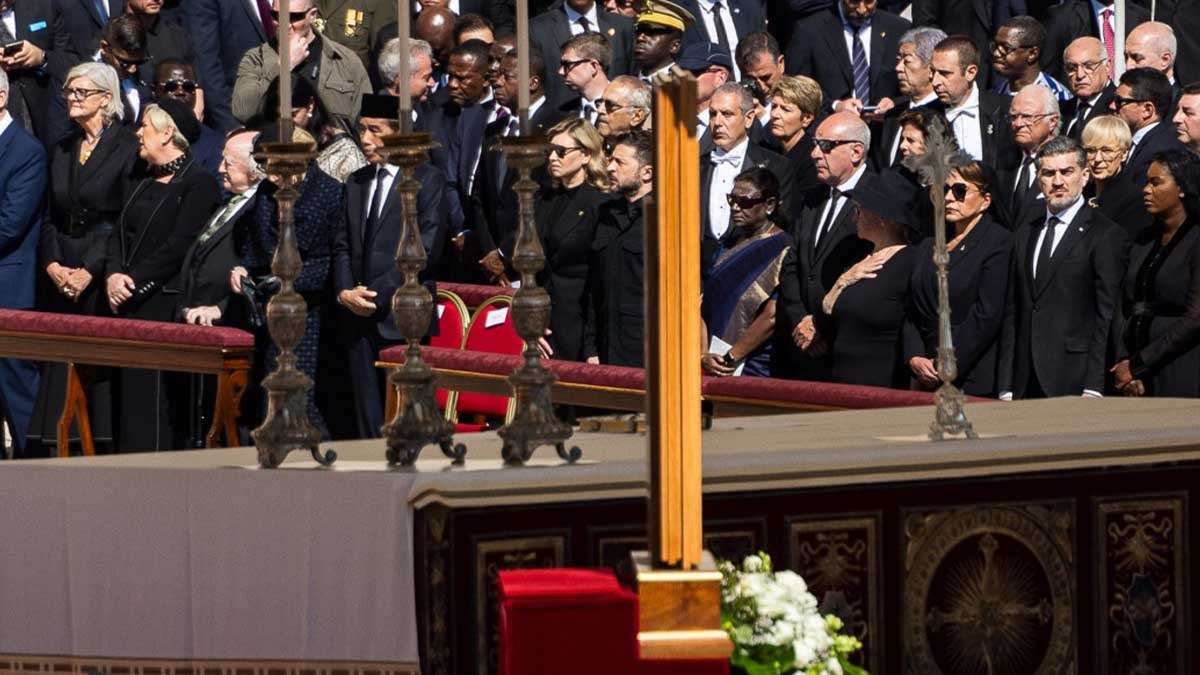 Похорон Папи Франциска об'єднав розділений світ у молитві Похорон Папи Франциска об'єднав розділений світ у молитві