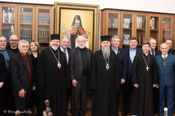 У Києві презентують гайд психологічної підтримки для учасників НМТ-2026 Лідери християнських Церков України на зустрічі у Духовній академії Михайлівського Золотоверхого монастиря, Київ, 29 квітня 2025