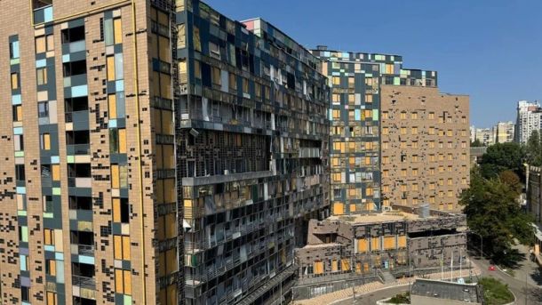 У Києві триває відновлення «Охматдиту»: фасадні та внутрішні роботи У Києві триває відновлення «Охматдиту»: фасадні та внутрішні роботи