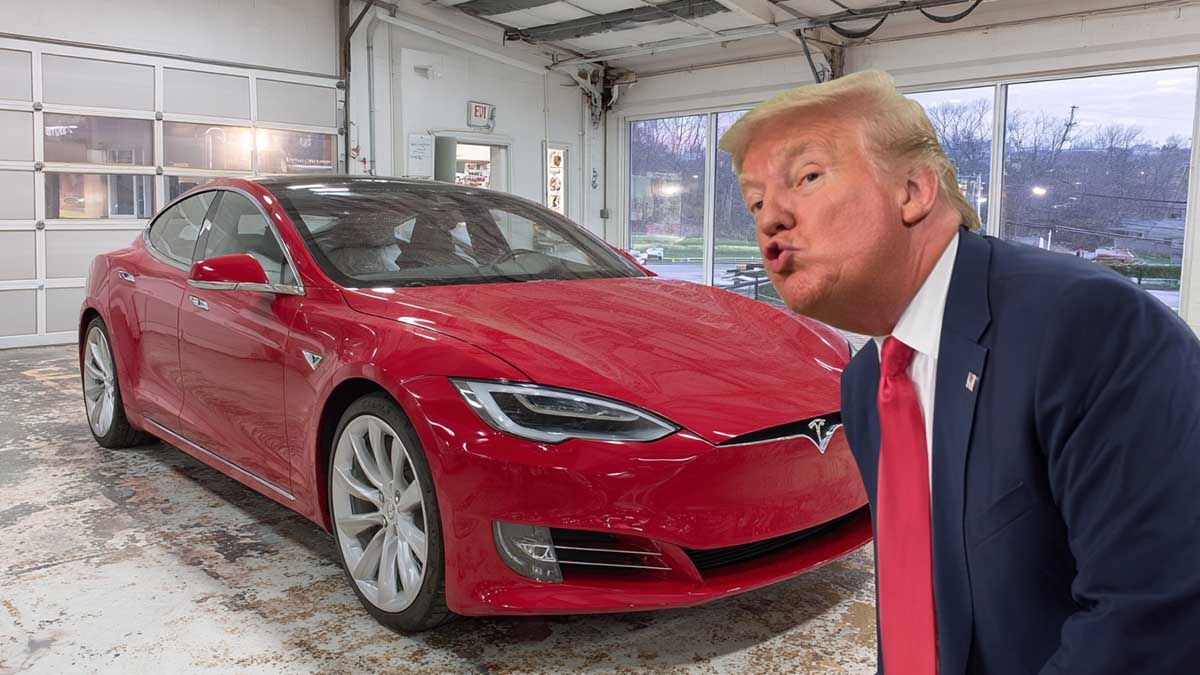 Трамп хоче позбутися автомобіля Tesla після конфлікту з Маском Трамп хоче позбутися автомобіля Tesla після конфлікту з Маском