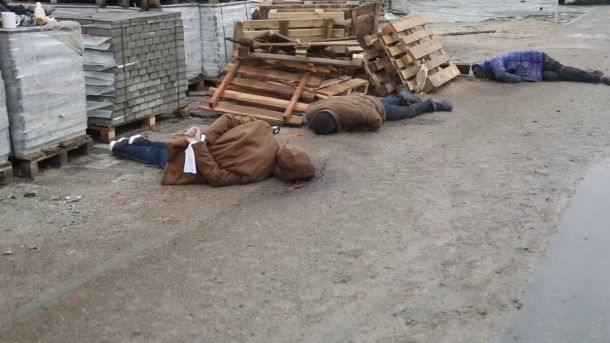У Києві за 1,6 млн грн реконструюють нижню станцію фунікулера Троє вбитих російськими військовими цивільних, в одного з них зв'язані руки за спиною