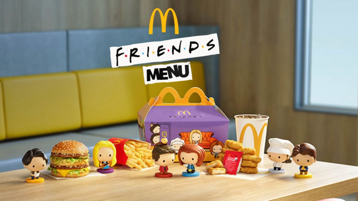 «МакДональдз» запустив лімітоване меню з фігурками героїв серіалу «Друзі» Колекція фігурок персонажів серіалу «Друзі» у «Friends Меню»: Фібі з гітарою, Джої з каченям, Чендлер з курчам, Рос з мавпочкою, Рейчел із кавою та Моніка в ролі шеф-кухарки