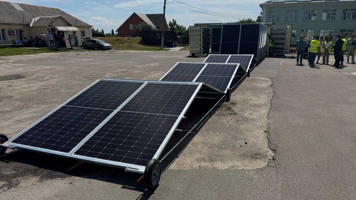 Київщина отримує 68 сонячних генераторів від Франції: перші вже в Гостомелі Київщина отримує 68 сонячних генераторів від Франції: перші вже в Гостомелі