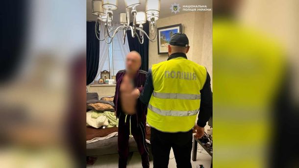 На Київщині затримали підозрюваних у вимаганні 40 тисяч євро Поліцейські Київщини затримали підозрюваних у вимаганні 40 тисяч євро та незаконному утриманні жінки на Київщині