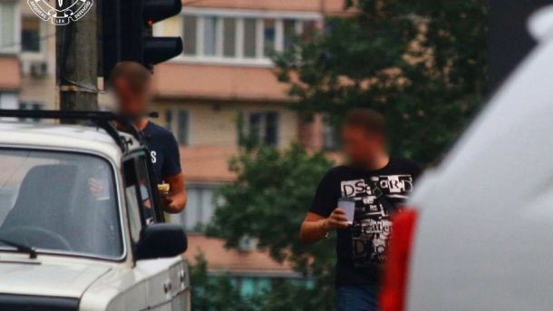 Пожежники дві години гасили приватний будинок у Дарниці: постраждалих немає Двох чоловіків у Києві засудили до 9 років позбавлення волі за збут 250 тисяч фальшивих доларів США
