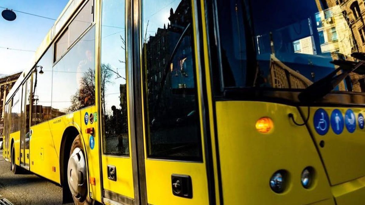 Мешканцям Воскресенки та Райдужного варто заздалегідь спланувати поїздки — зміниться рух автобусів № 46 та № 112 Жовтий автобус