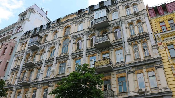 Kyiv City Express не курсує повним кільцем через наслідки нічної атаки Фасад садиби Міркіна на вулиці Чикаленка в Києві, внесеної до реєстру пам’яток архітектури