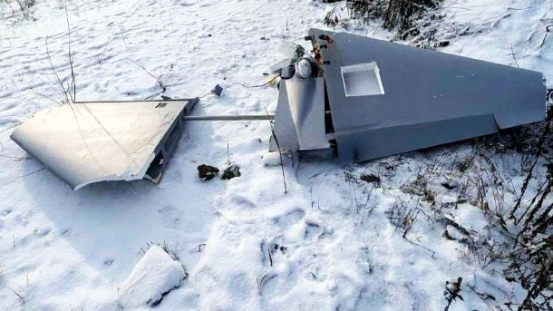 Атмосферна локація під Києвом: закинута кіностудія, де знімали «Кріпосну» й «Віддану» Уламки російського дрона Shahed