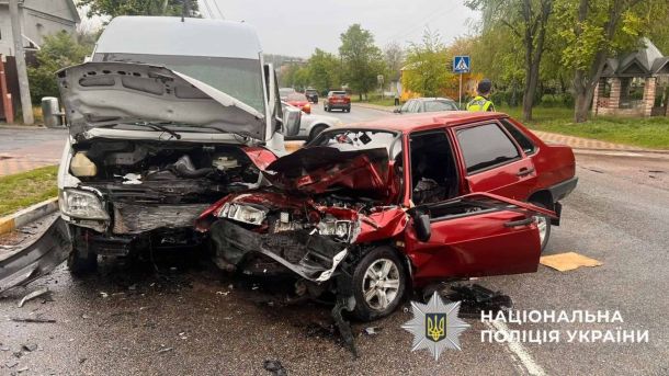 У Києві судитимуть двох чоловіків за збут кокаїну, МДМА та амфетаміну ДТП в Обухові: водій ВАЗ виїхав на зустрічну, двоє госпіталізовані