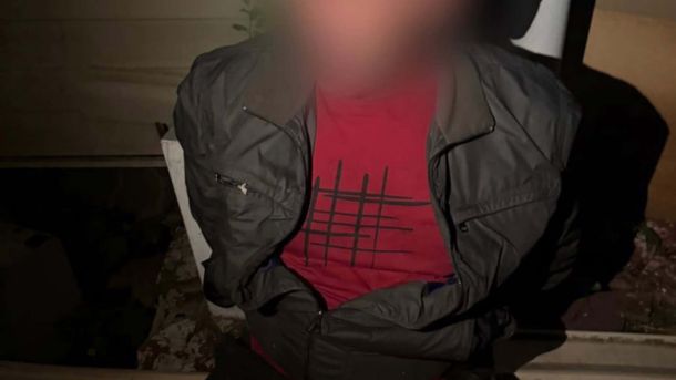 Таксист під психотропами скоїв ДТП на Стеценка: є постраждалий Погрожував ножем і розпилив газ: у Солом'янському затримали агресора