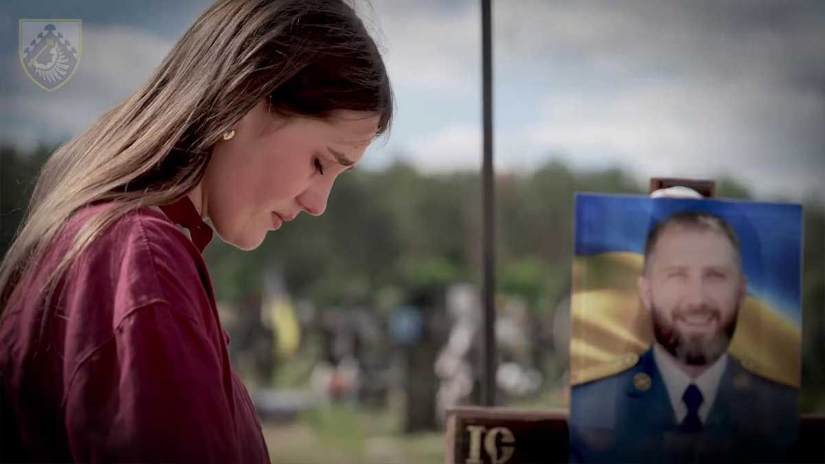 В Ірпені збирають підписи за звання Героя України для підполковника Дениса Сакуна В Ірпені збирають підписи за звання Героя України для підполковника Дениса Сакуна