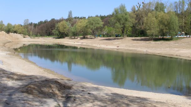 У Києві почали моніторити рівень води у столичних водоймах: які озера перевіряють У Києві почали моніторити рівень води у столичних водоймах: які озера перевіряють