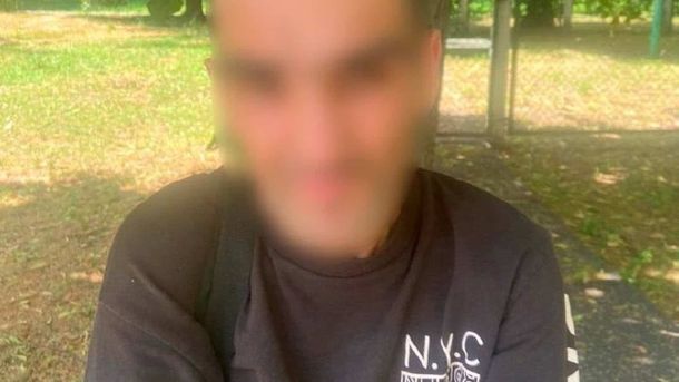 На Подолі вигоріла покрівля нежитлової будівлі Поліцейські затримали 44-річного киянина, який вкрав телефон і гроші у пенсіонера на Лісовому масиві під час допомоги з пакетами