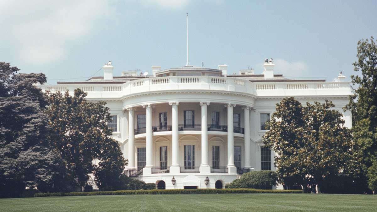 Хаос в Овальному кабінеті — під час церемонії присяги доктора Оза зомліла родичка Хаос в Овальному кабінеті — під час церемонії присяги доктора Оза зомліла родичка