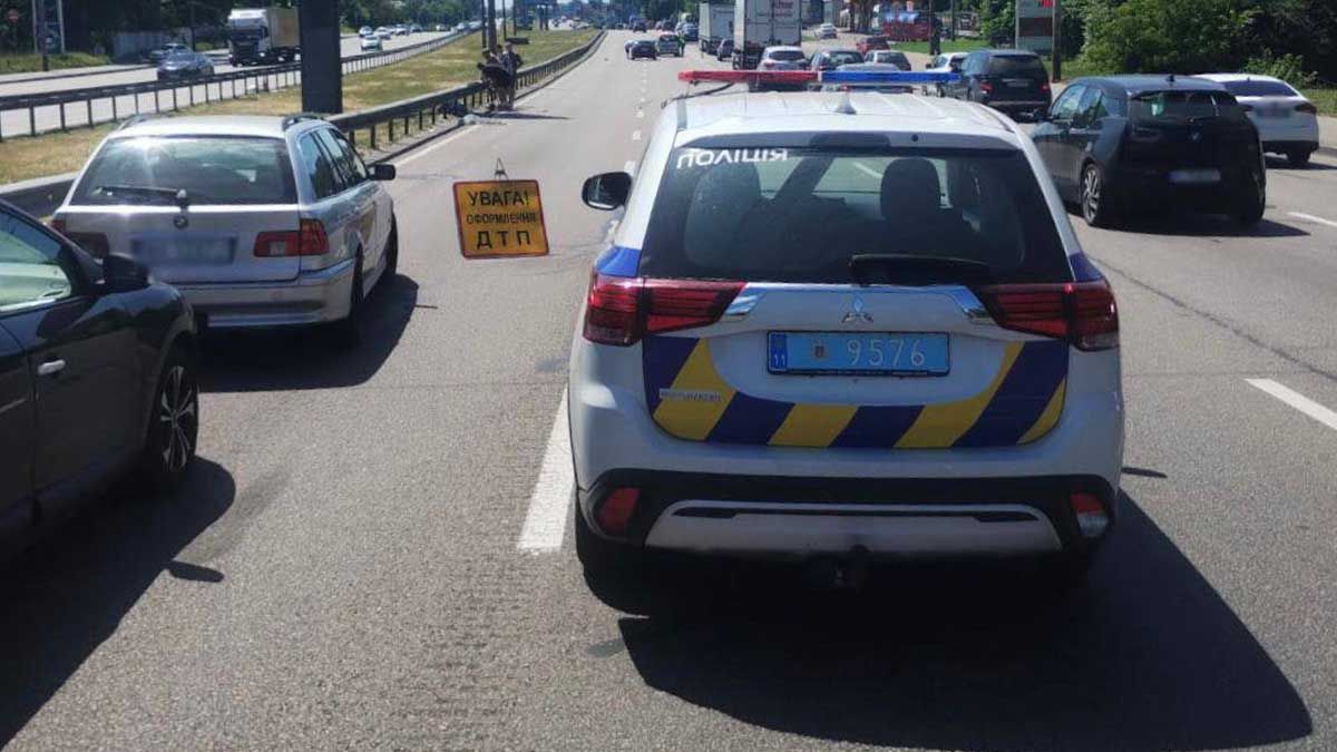 Смертельна ДТП на Кільцевій у Києві: мотоцикліст загинув, пасажир у лікарні Смертельна ДТП на Кільцевій у Києві: мотоцикліст загинув, пасажир у лікарні