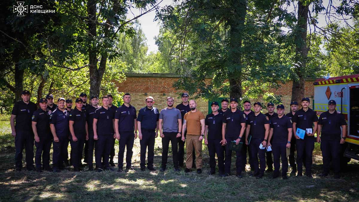ДСНС відзначила піротехніків: на Київщині знешкодили понад 85 тисяч вибухівок ДСНС відзначила піротехніків: на Київщині знешкодили понад 85 тисяч вибухівок