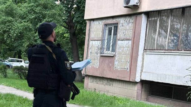 Піраміди Гізи зазнають масштабної реконструкції через незадоволення туристів Поліція Києва оголосила підозру чоловіку, який викинув собаку породи бішон з вікна шостого поверху на вулиці Чорнобильській у Святошині