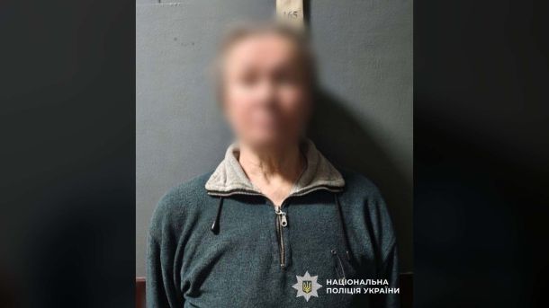 Таксист під психотропами скоїв ДТП на Стеценка: є постраждалий Підозрювана жінка із розмитим обличчям — затримана поліцією Києва за підозрою у вбивстві ножем під час застілля