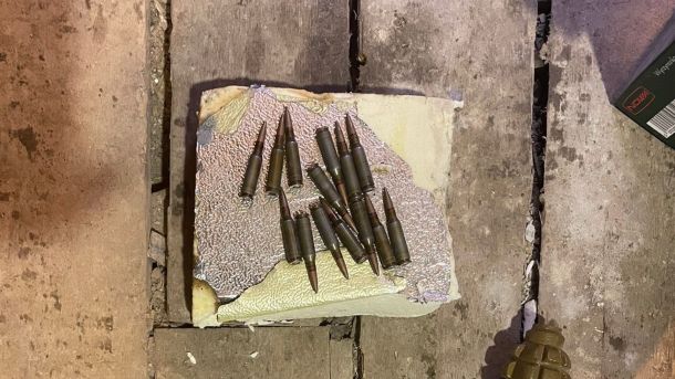 Оренда і приватизація Житнього ринку: занепокоєні активісти та пояснення КМДА Кулі лежать на столі