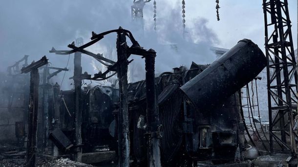 600 багатоповерхівок залишаються без комунальних послуг на Троєщині Зруйнована енергостанція