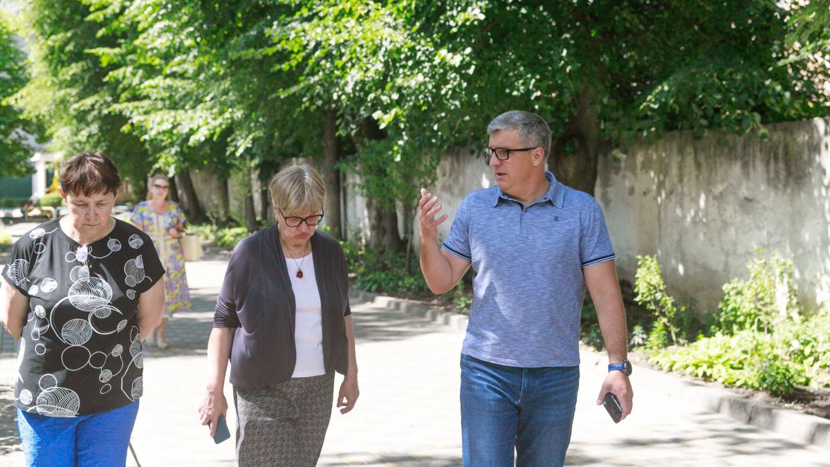 Освіта під прицілом: у Києві вже відновили 130 пошкоджених шкіл і садочків Освіта під прицілом: у Києві вже відновили 130 пошкоджених шкіл і садочків