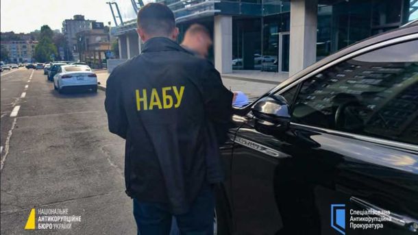 Підозрюваного у вбивстві Андрія Парубія взяли під варту на 60 днів без права застави Підозрюваного у вбивстві Андрія Парубія взяли під варту на 60 днів без права застави