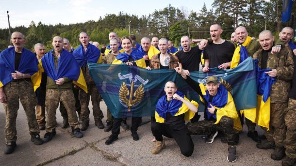 Україна повернула з російського полону 390 людей: старт масштабного обміну 1000 на 1000 Україна повернула з російського полону 390 людей: старт масштабного обміну 1000 на 1000