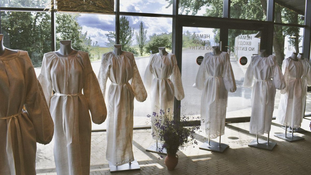 Вишивка як родинна памʼять: у музеї в Пирогові відкрили виставку з Полтавщини Вишивка як родинна памʼять: у музеї в Пирогові відкрили виставку з Полтавщини