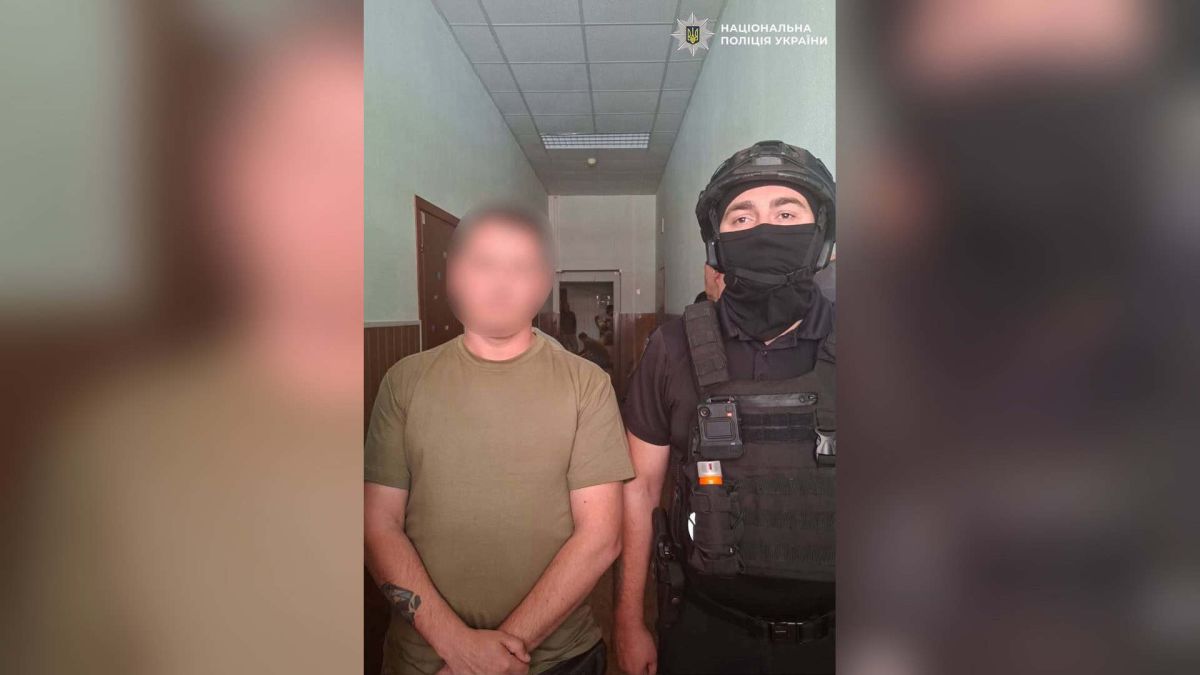 На Київщині групу осіб підозрюють у продажу фіктивних ВЛК за $5000 Поліцейські Київщини затримали групу підозрюваних у продажу фіктивних висновків ВЛК за $5000 для ухилення від бойових підрозділів