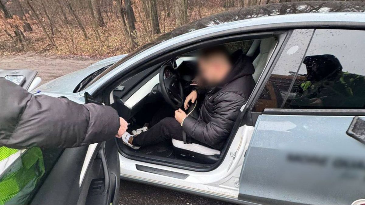 У Києві викрили криптопіраміду: людей ошукали на мільйон доларів Поліцейські розслідують справу про криптовалютну фінансову піраміду, яка ошукала людей на мільйон доларів