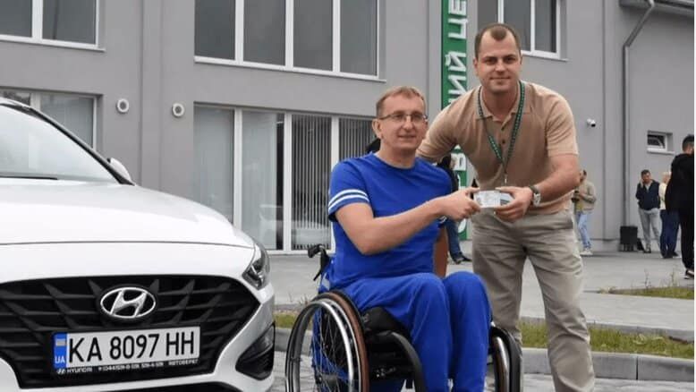 У Києві запускають безбар’єрні автошколи для людей з інвалідністю: вже є перші водії вантажівок У Києві запускають безбар’єрні автошколи для людей з інвалідністю: вже є перші водії вантажівок