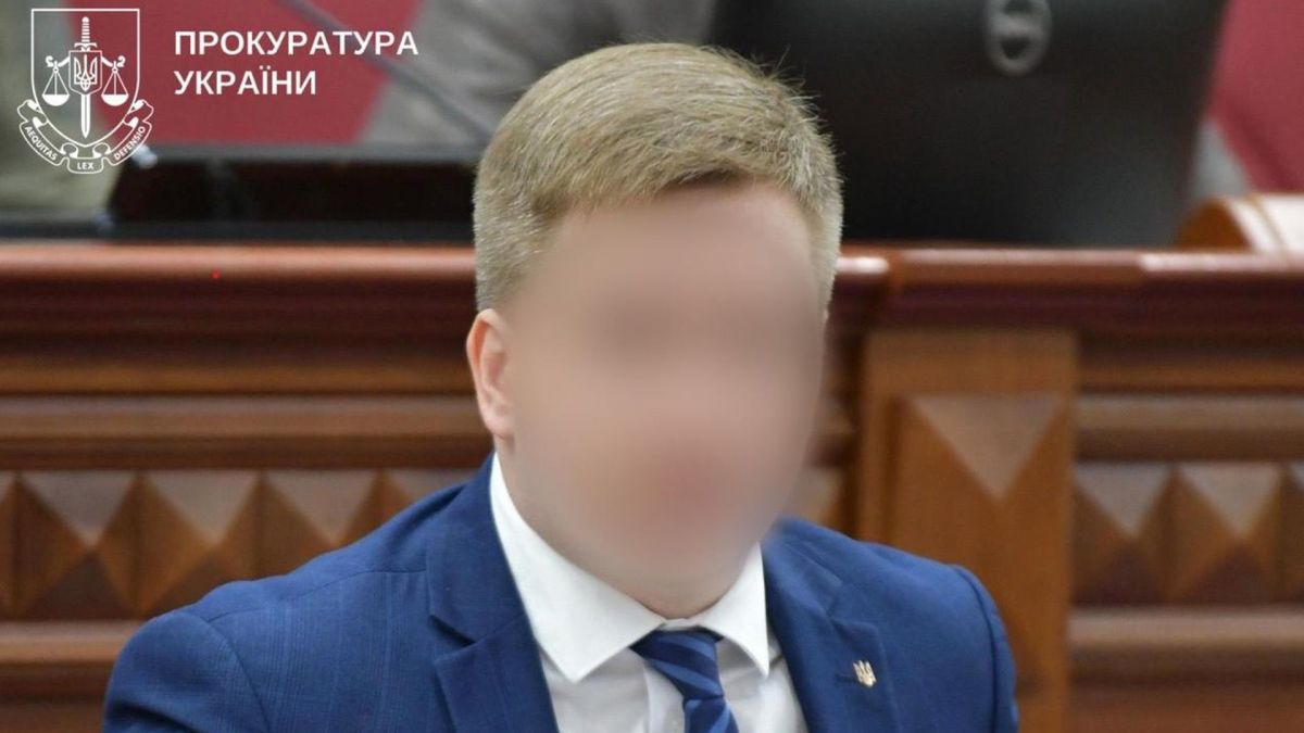 Екссекретар Київради: суд за 700 тисяч мобілізованому Екссекретар київської міськради Володимир Бондаренко на фото із заблюреним обличчям