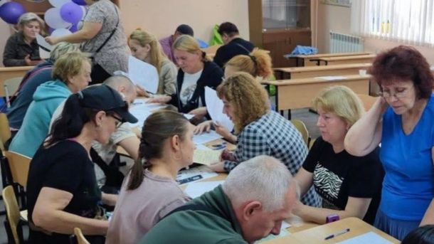 Перехід біля «Університету»: петиція до президента та акції протесту не змінили позицію Патрульної поліції Люди у штабі для допомоги мешканцям