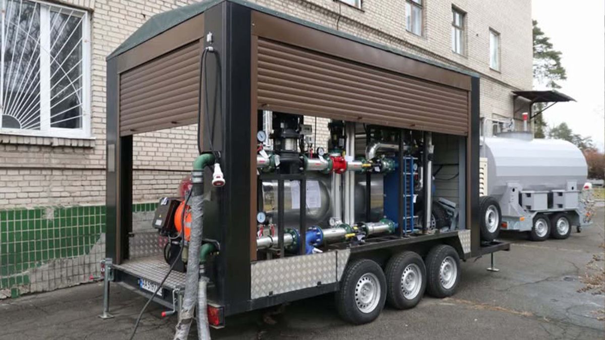 Київ: мобільні котельні для лікарень після атаки РФ Мобільна котельня