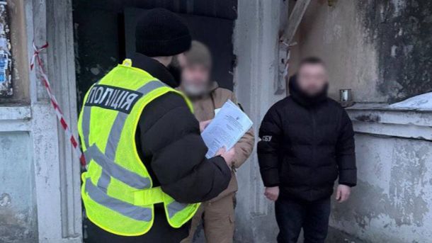 У Києві 3 посадовці НАН забудовували територію академії наук Поліцейські завершили розслідування розтрати бюджетних коштів на реставрації келії Флорівського монастиря у Києві