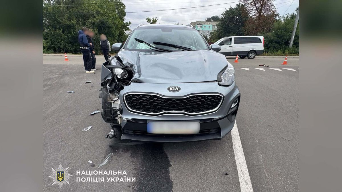 Мотоцикліст постраждав у ДТП з KIA Sportage у Березані на Київщині Місце ДТП у Березані на Київщині, де мотоцикліст зіткнувся з KIA Sportage та отримав травми