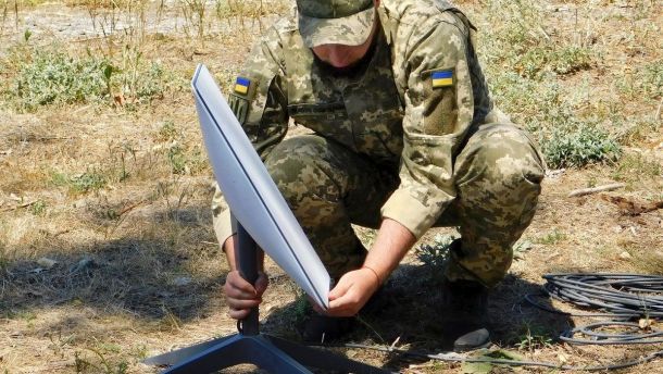 Таємниче місто під пірамідами Гізи — вчені виявили гігантські підземні структури Український військовослужбовець біля терміналу супутникового зв’язку Starlink