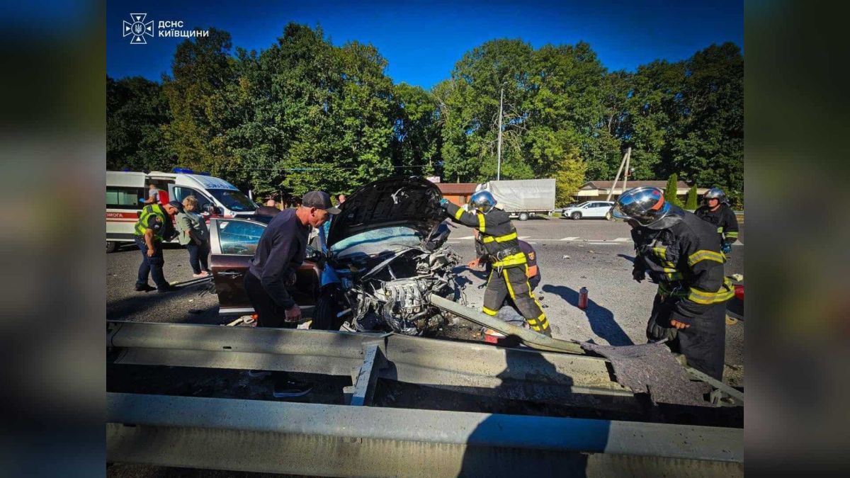 ДТП на трасі Київ — Одеса: загинув водій, 4 постраждалих Місце ДТП на автодорозі Київ — Одеса поблизу села Сніжки: один загиблий і четверо постраждалих, серед них двоє дітей