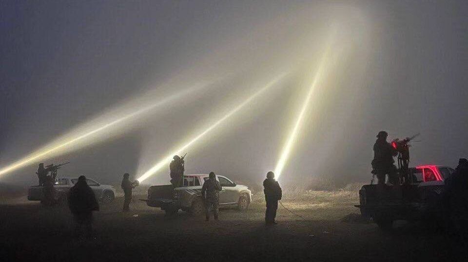 Вибухи у Києві: ППО збиває ворожі дрони Мобільно-вогнева група бійців ППО