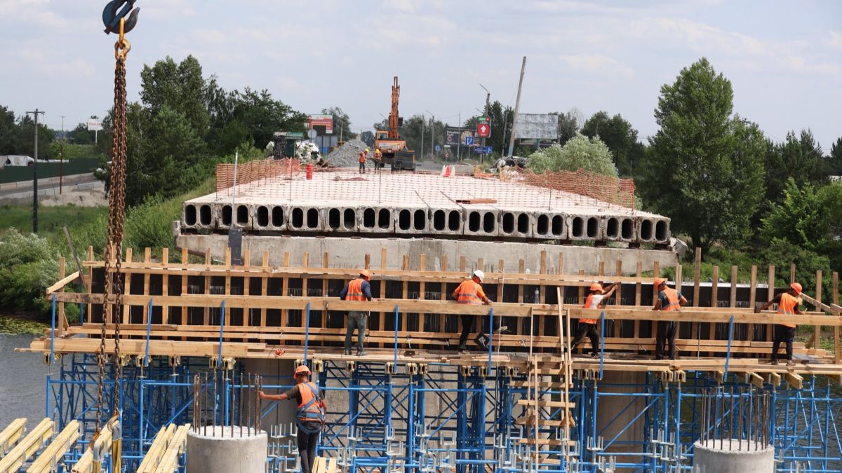 Міст на дорогу Р-69 під Вишгородом: рік заторів, ремонт у пів сили, відкриття — восени Міст на дорогу Р-69 під Вишгородом: рік заторів, ремонт у пів сили, відкриття — восени