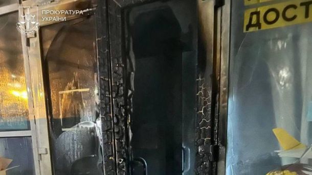 На маршруті №14 у Києві запустили два низькопідлогові трамваї Tatra K3R-N Одна зі згорівших частин відділення до Нової пошти