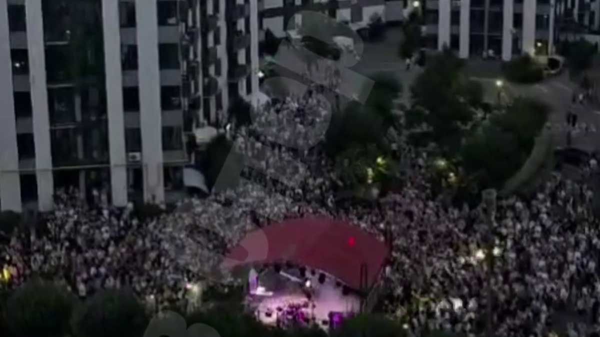 У Софіївській Борщагівці зупинили концерт YakTak під час жалоби за жертвами атаки У Софіївській Борщагівці зупинили концерт YakTak під час жалоби за жертвами атаки