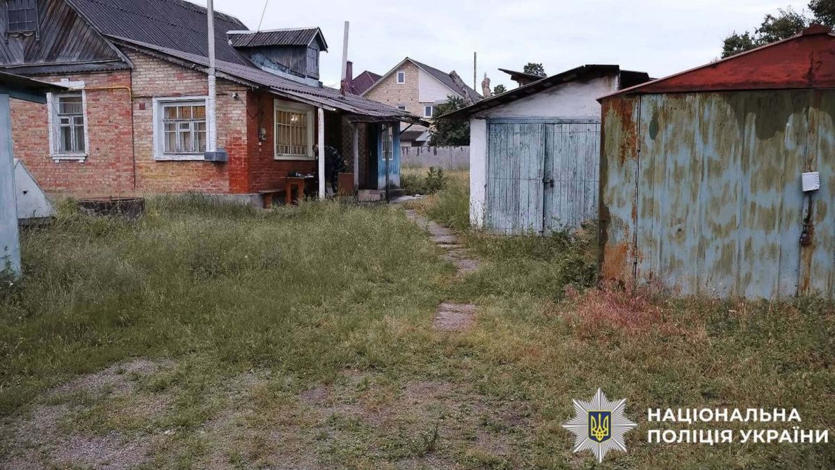 У Ірпені 47-річний чоловік зарізав знайомого під час сварки Поліцейські Бучанського району затримали 47-річного чоловіка, який зарізав знайомого в Ірпені під час сварки