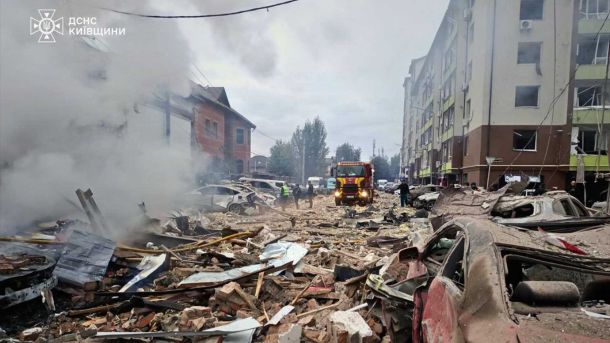 ЖК «Львівський» у Борщагівці зруйнований: 17 поранених, серед них діти Наслідки російського повітряного удару