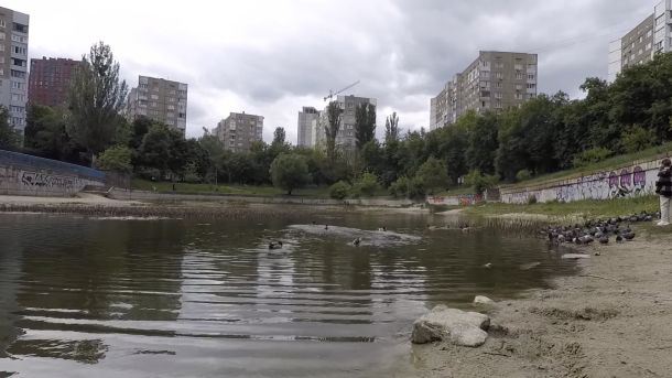 На Оболоні блискавка влучила в багатоповерхівку: гроза спричинила перебої в русі транспорту На Оболоні блискавка влучила в багатоповерхівку: гроза спричинила перебої в русі транспорту