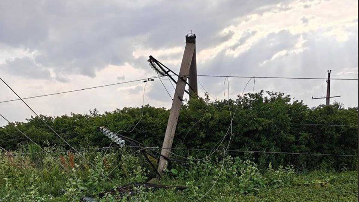 Буревій на Київщині знеструмив понад 57 тисяч споживачів Буревій на Київщині знеструмив понад 57 тисяч споживачів