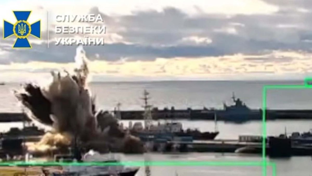 Генштаб повідомив про знищення 1150 окупантів за добу та підводного човна «Варшав'янка» Удар по підводному човну в порту Новоросійська
