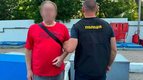 Розстріл 69-річної жінки у Бучі: обвинувачують двох десантників рф Поліцейські Київщини затримали 70-річного керівника медзакладу, який замовив убивство колишньої дружини за 10 000 доларів через майновий спір